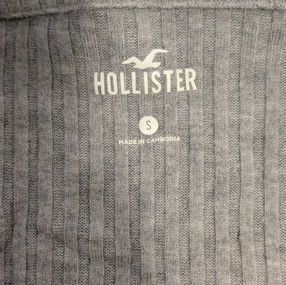 Hollister Front Tie Shirt - Picture 2 of 2